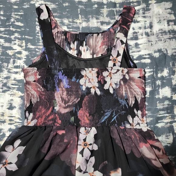 Ricki's dress - Picture 5 of 9